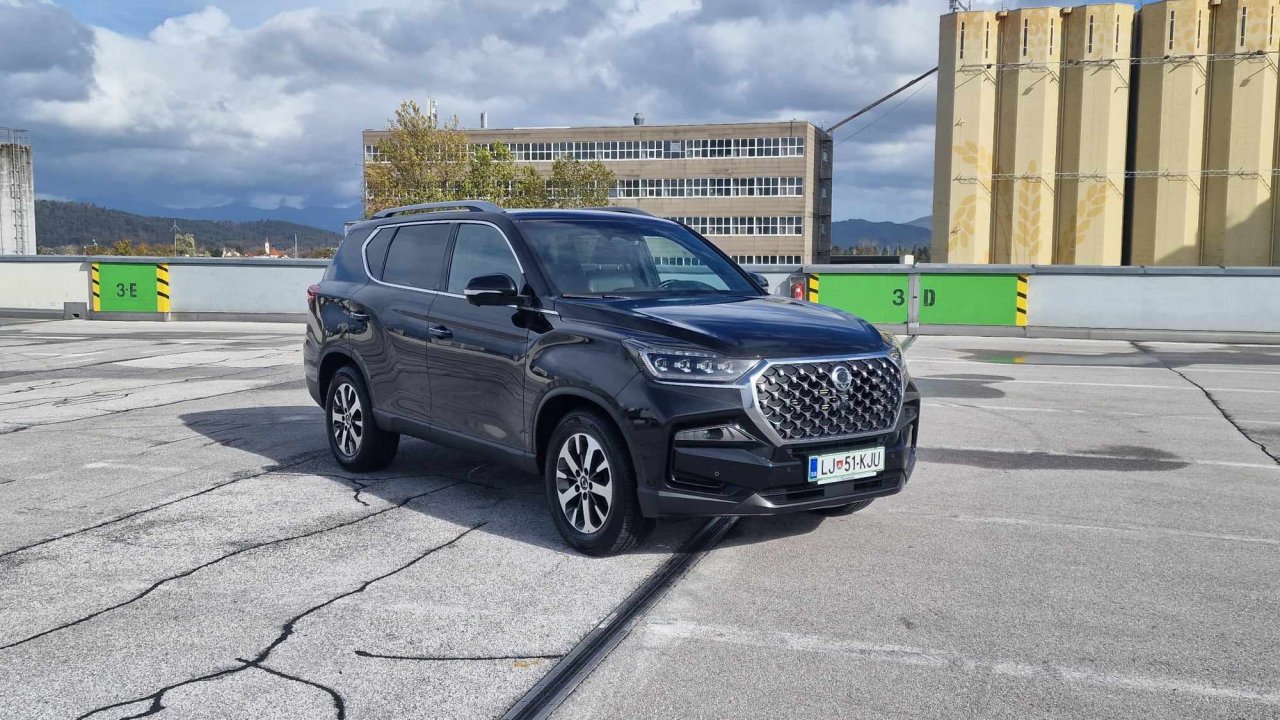 Test: Ssangyong Rexton 2.2 e-XDi Limited: prijazni velikan<br>njenavto.si, 22.11.2023