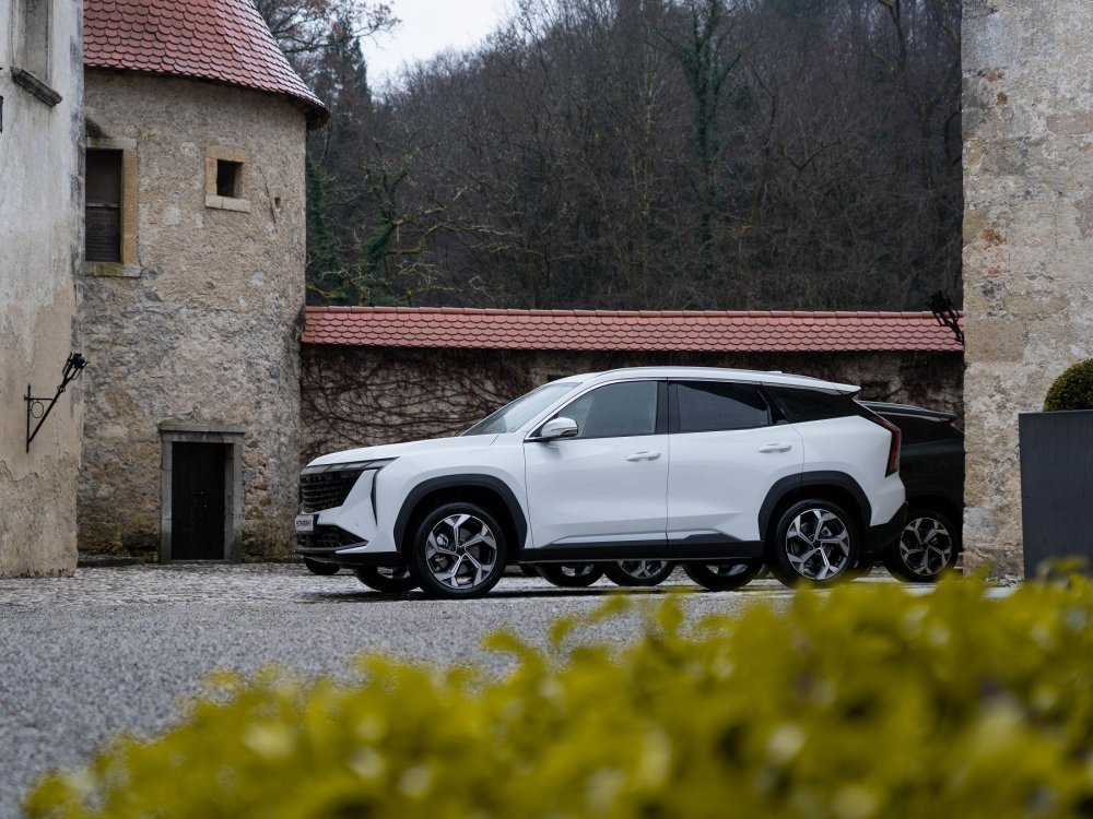 Isprobali smo Geely Starray: Dizajnerski lijep i napredan SUV dug 4,7 m. Tportal, 05.03.2025.