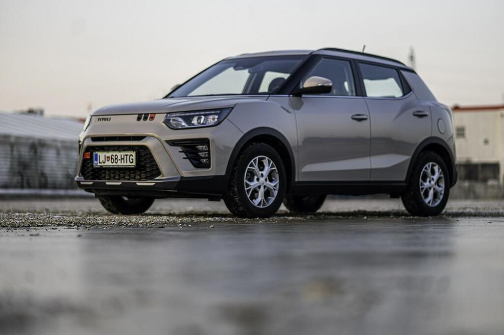 Test: KGM Tivoli - klasika z ročnim menjalnikom in neelektrificiranim, močnim turbo motorjem <br>rtvslo.si, 31.03.2025
