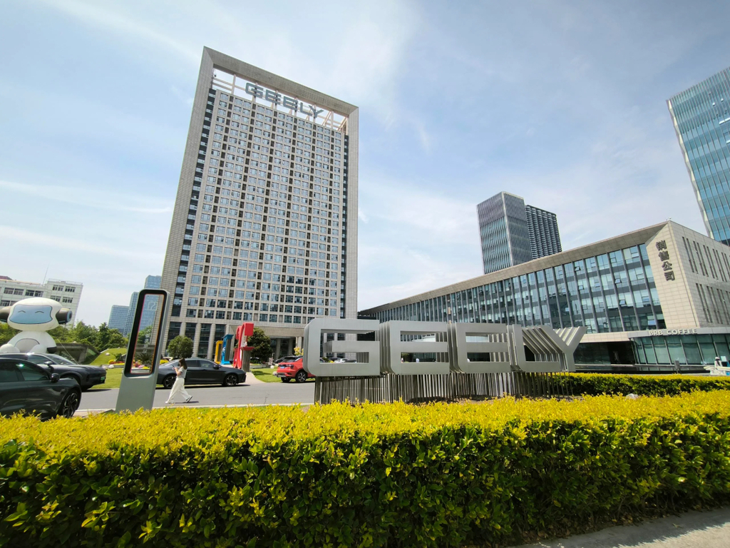 Markat e grupit Geely arriten nje rritje vjetore prej tridhjete e nje per qind te shitjeve ne tremujorin e pare te vitit 2025