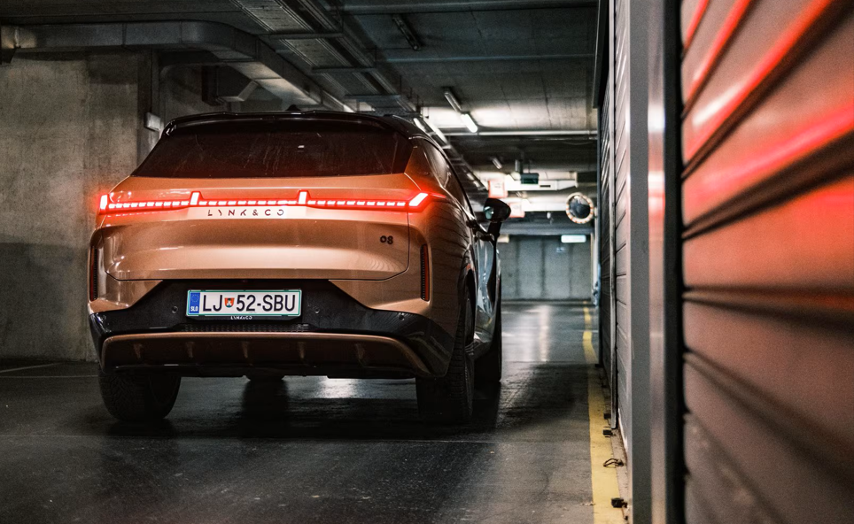 TEST: Lynk & Co 08: 