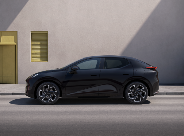 Lynk & Co predstavlja poboljšani model 02 za modelsku godinu 2027.