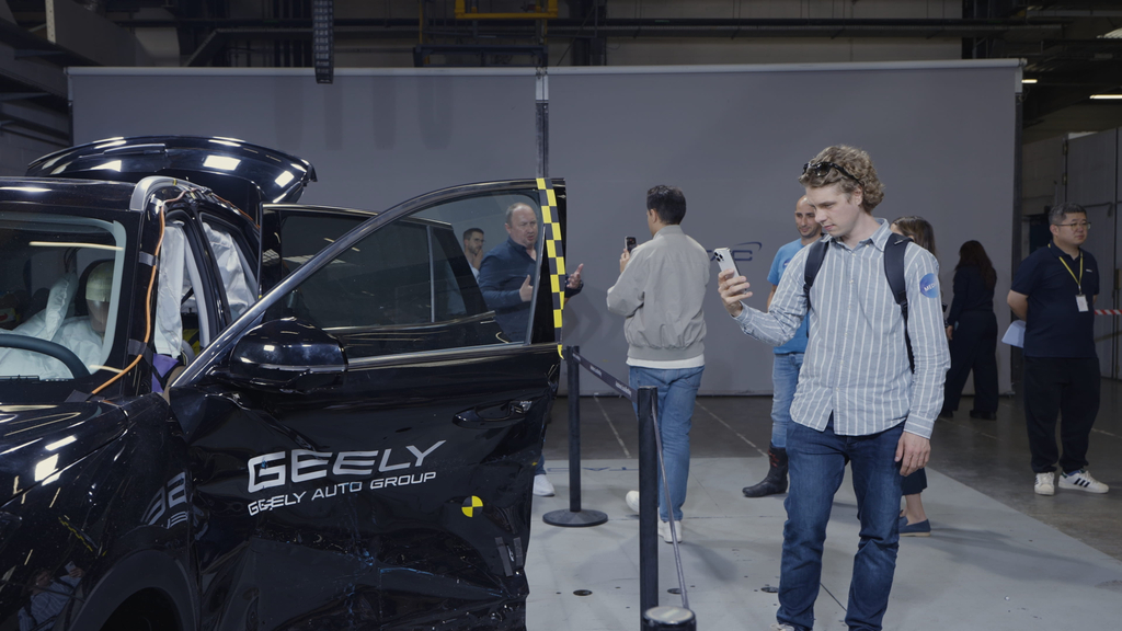 1779887711_Geely_Beyond Compliance%20Crash%20Test%20in%20Europe_4